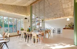 CONTE DE TULEAR（コンティ ドゥ トゥルレア）カフェレストラン