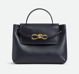 「Bottega Veneta（ボッテガ・ヴェネタ）」のバッグ「スモール チャオ チャオ」