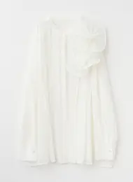 ルーニィ　コサージュ付きブラウス　￥26400