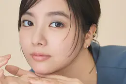 シャネル秋新色コスメで「ニュアンスグレーメイク」