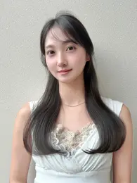 30代　髪型・ロングの正面