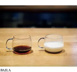 ブラックよりも濃いめのコーヒー（8gの粉に対し100㎖の湯を注ぐ）で淹れるのがコツ。