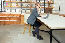 コンバース　ホランさん　着用画像　黒