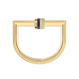 キャトル クラシック バングル ¥7854000（予定価格）（イエローゴールド、ピンクゴールド、ホワイトゴールド、ダイヤモンド、ブラウンPVD）