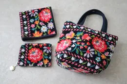 LOVERARY BY FEILER　2025年福袋　ラブラリー　バイ　フェイラー　チロリアン　フラワー　税込　9,900円