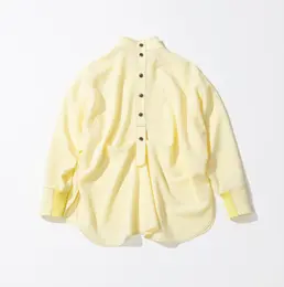 キャストコロン　バックボタンブラウス　バックスタイル