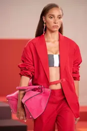 【FENDI（フェンディ）】新作ホーボーバッグ「フェンディ ウェイ」を発売