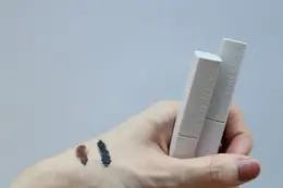 アディクション ザ マスカラ カラーニュアンス WP "サイレンスト セレニティ"　ADDICTION　1月10日　発売　スウォッチ　比較