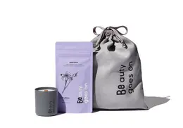 クリスマスコフレ　2025　Be ナイトフォレストコフレ ￥8250（2025年10月29日数量限定発売） セット内容：ディープレスト 150粒入（約30日分）、Beエッセンシャルオイル トドマツ キャンドル 内容量約110g（直径62×高さ68mm）、オリジナル巾着