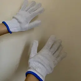 しまむらの防災ベスト　防災用軍手　女性着用画像