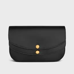 「CELINE（セリーヌ）」のバッグ「ストラップデュオウォレット」