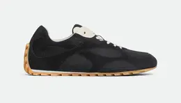 ボッテガ・ヴェネタ　新作スニーカー　ユニセックス（ブラック）￥137500