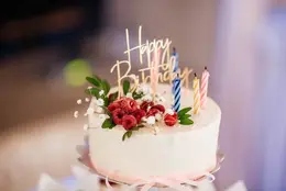 誕生日ケーキの写真