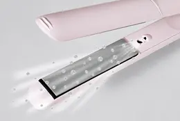 3つの成分を配合したクッションプレートとマイナスイオン噴出口を搭載