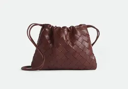 ボッテガ・ヴェネタ　ダストバッグ　スモール　ブラウン