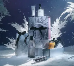 「FAS」ホリデーコフレ 2025 　イメージ画像　定番人気のローションや、発売されたばかりの新ボディケアラインを現品で試せるコフレが登場　発酵　エイジングケア　ベスコス受賞　