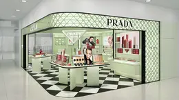 プラダ ビューティ ニュウマン高輪店  外観