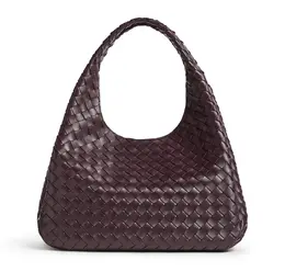 ボッテガ・ヴェネタ　新作トートバッグ“カンパーナ”　ブラウン　ラージ