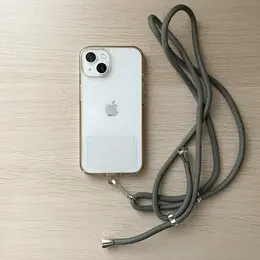 3COINS スマホストラップホルダー 装着後