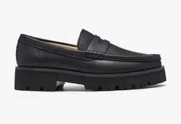 「クラークス オリジナルズ」の「Yukoner Penny」ブラック