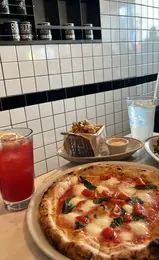 【写真】おしゃれ女性のおすすめピザ店_1_1