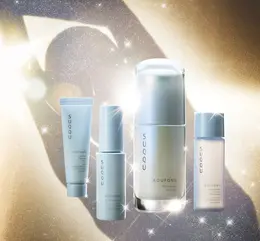 2025　クリスマスコフレ　SUQQU　スック　SUQQU アクフォンス リファイニング セラム キット￥13200（2025年12月1日数量限定発売） セット内容：SUQQU アクフォンス リファイニング セラム 50mL（現品サイズ）、SUQQU アクフォンス ハイドレイティング ローション エンリッチド 30mL （ミニサイズ）、SUQQU アクフォンス リプレニッシング フルイド 15mL（ミニサイズ）、SUQQU アクフォンス ウォーター チューニング ジェル 10g（ミニサイズ）