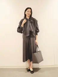 PLST　プラステ　ウィメンズ　クリエイティブ　ディレクター　村田　晴信　ハルノブ ムラタ　アップデート　秋　冬　新作　2025　New　PLST　New　Me　フェザーヤーン　コクーン　ベスト　コーデ　ブラウス