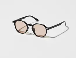 ユニクロ新作クラウンパントの斜め横から見たブツ画像