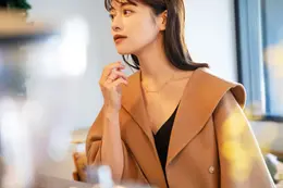 ケープコート　アクセサリー重ね付け