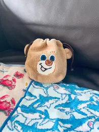 フェイラーの蟹・サメ柄ハンカチとくまポーチ