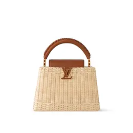 カプシーヌ BB￥1083500（W18×H27×D9cm）