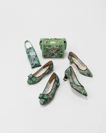 ダイアナ　フィンセント・ファン・ゴッホ《ばら》