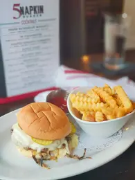 ニューヨーク　５NAPKINS　バーガー