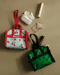 「レスポートサック」と美容家 神崎恵さんのコラボレーション　カラバリMicro Weekender Charm