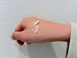 BIOHEAL BOH 3Dリフティングクリームとコラーゲンリモデリングクリームのテクスチャ比較