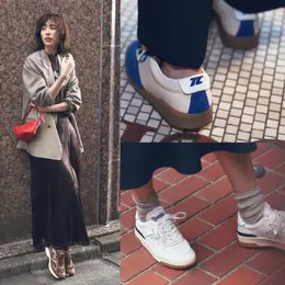 【大人の白スニーカー】通勤や街歩きにも（写真）_1_10