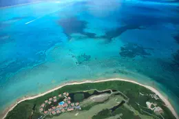 小浜島 上空