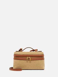 ボッテガ・ヴェネタ　新作バッグ“バンバン”　キャンバス