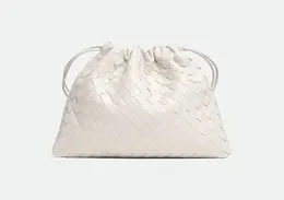 ボッテガ・ヴェネタ　ダストバッグ　ホワイト