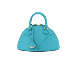 ブルガリ　ディーヴァ ドリーム バッグ（W23×H15×D12cm）￥401500（ゴートレザー/フェローザターコイズ）