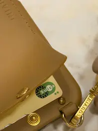 ルヴィニパリ ハンドストラップ