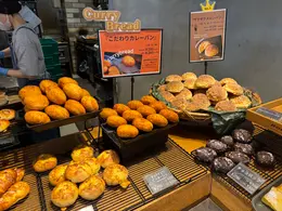 「THE FULLFULL HAKATA」店内の様子　福岡グルメ　福岡パン屋　博多駅周辺グルメ　博多周辺グルメ