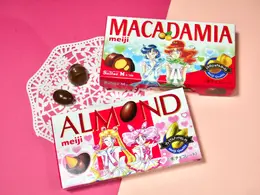 美少女戦士セーラームーンと明治がコラボしたアーモンドチョコレートとマカダミアチョコレート