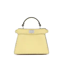 「FENDI（フェンディ）」のバッグ「ピーカブー ISeeU プチ」