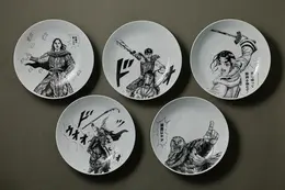 「佐賀キングダム空港特別展」では「有田焼」コラボ作品の特別展示も