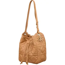 DIOR（ディオール）のバッグ「D-モーション」