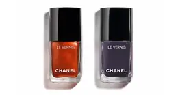 CHANEL　シャネル　ホリデー 2025 限定コスメ　ヴェルニ　（左）369 アルシミスト、（右）371 コスミック 各￥4840（2025年10月31日数量限定発売） ＊2025年10月17日よりシャネル オンライン ブティック・直営店にて先行発売