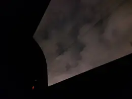 サンライズの車窓から覗く夜景