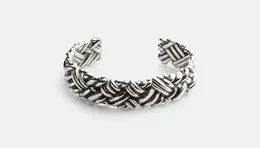 ボッテガ・ヴェネタ　イントレチャート ミディアム カフ ブレスレット￥326700