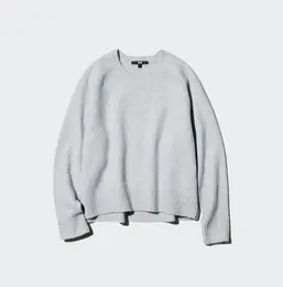 スフレヤーンクルーネックセーター￥3990